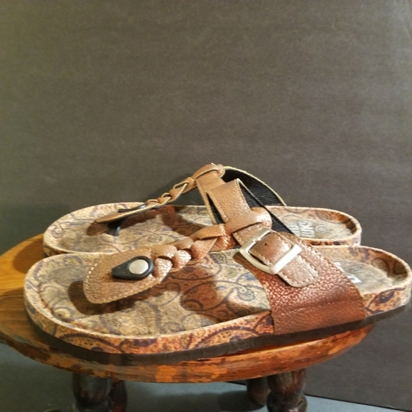 Mukluks Braided Leather Toe Thong Marsha Flip Flop Sandals Sz 8 - Picture 1 of 9
